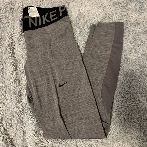 Nike pros - Picture 1 of 4